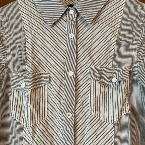 volcom button down 3/4 - Picture 2 of 6